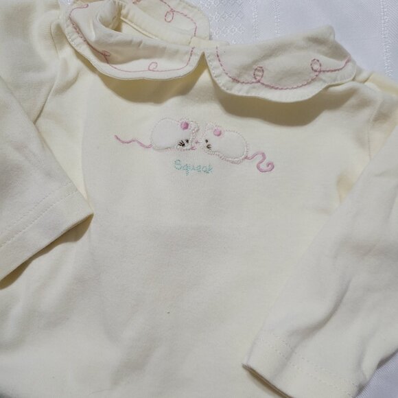 Gymboree Vintage Winter Berries Lot. Used 3-6 month denim pants, bodysuit, & hat - Picture 4 of 8